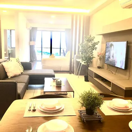 The Landmark Seaview Netflix By Blue Sky Holidays George Town Exterior photo