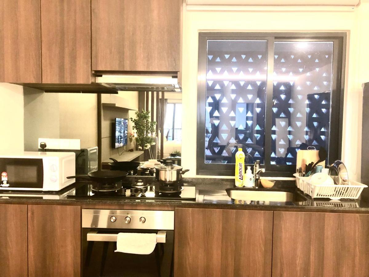 The Landmark Seaview Netflix By Blue Sky Holidays Apartment George Town