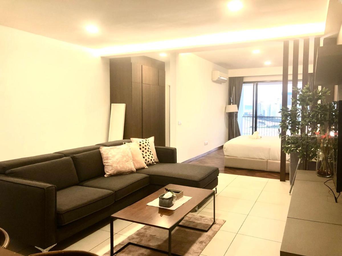 The Landmark Seaview Netflix By Blue Sky Holidays * George Town