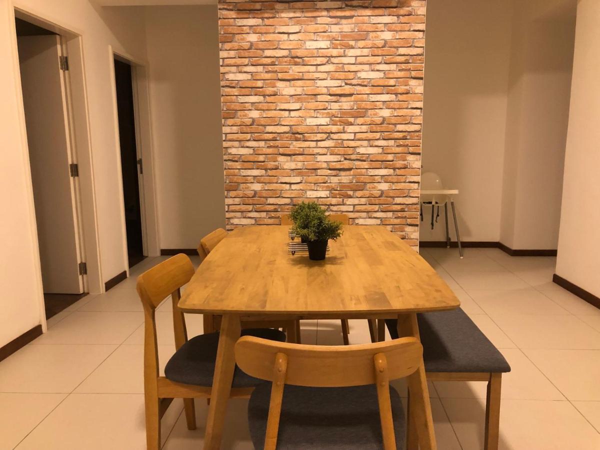 The Landmark Seaview Netflix By Blue Sky Holidays * George Town