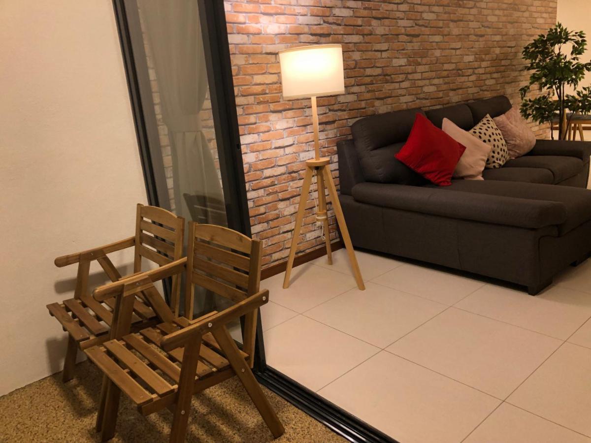 The Landmark Seaview Netflix By Blue Sky Holidays * George Town