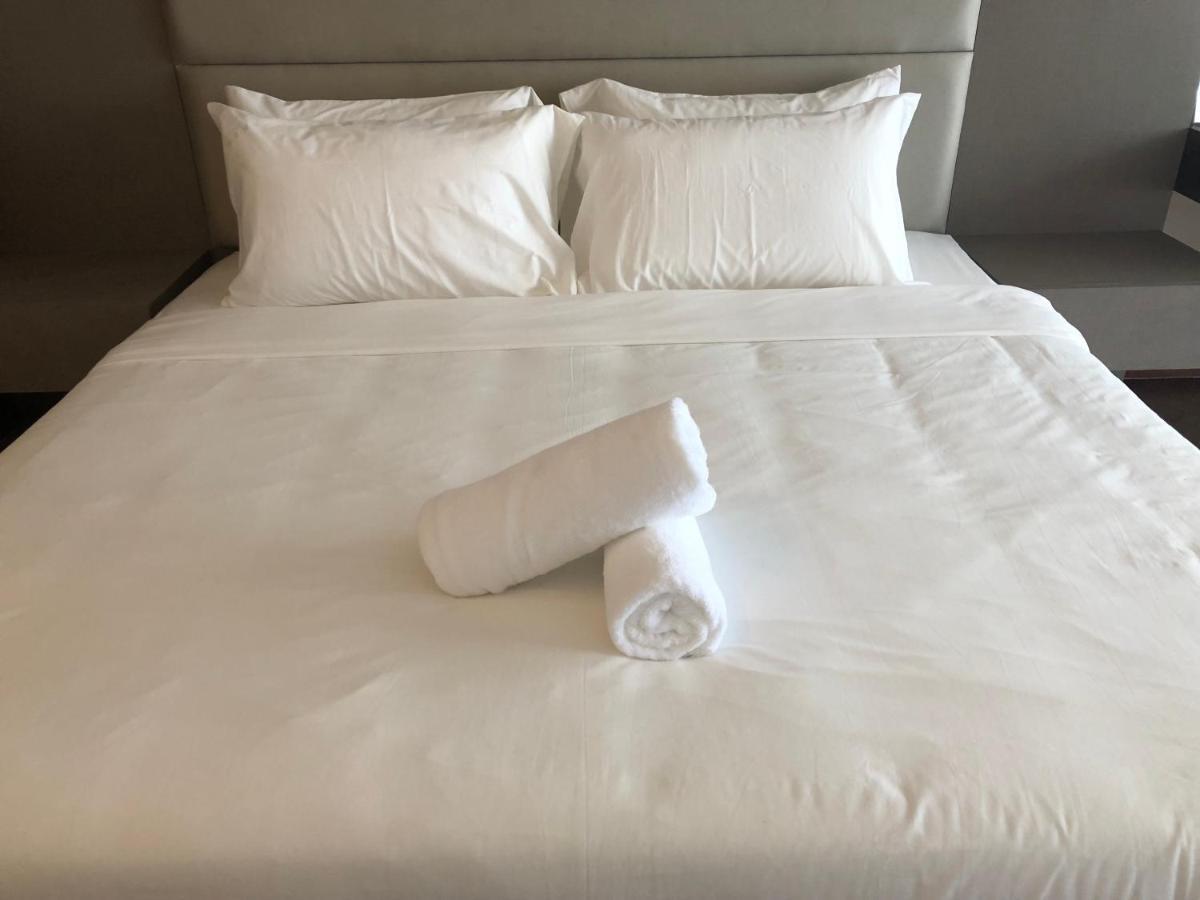 Seaview Water Purify Cozy Comfortable For Short & Long In The Landmark By Katana Apartment George Town