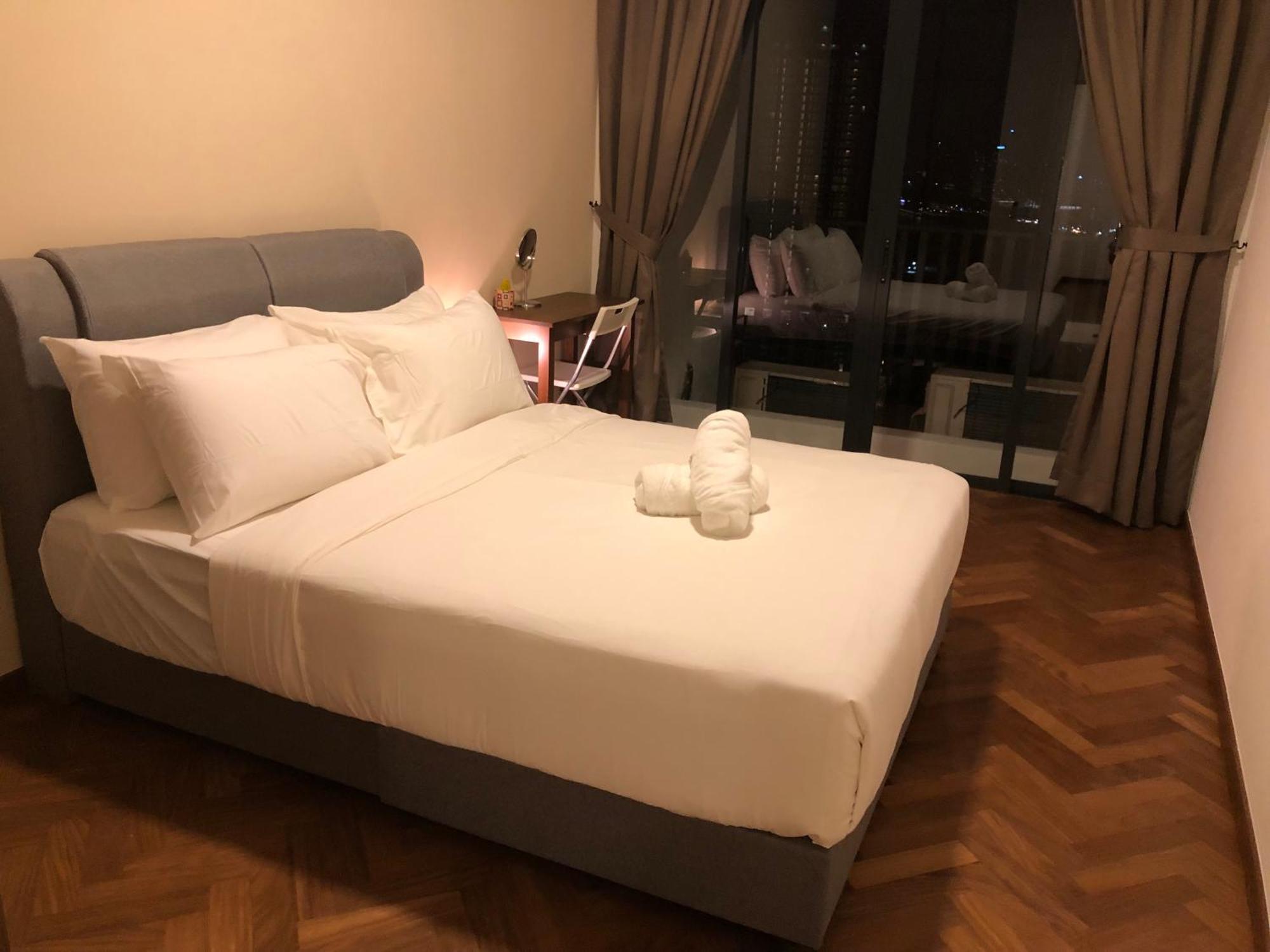 Apartment The Landmark Seaview Netflix By Blue Sky Holidays George Town