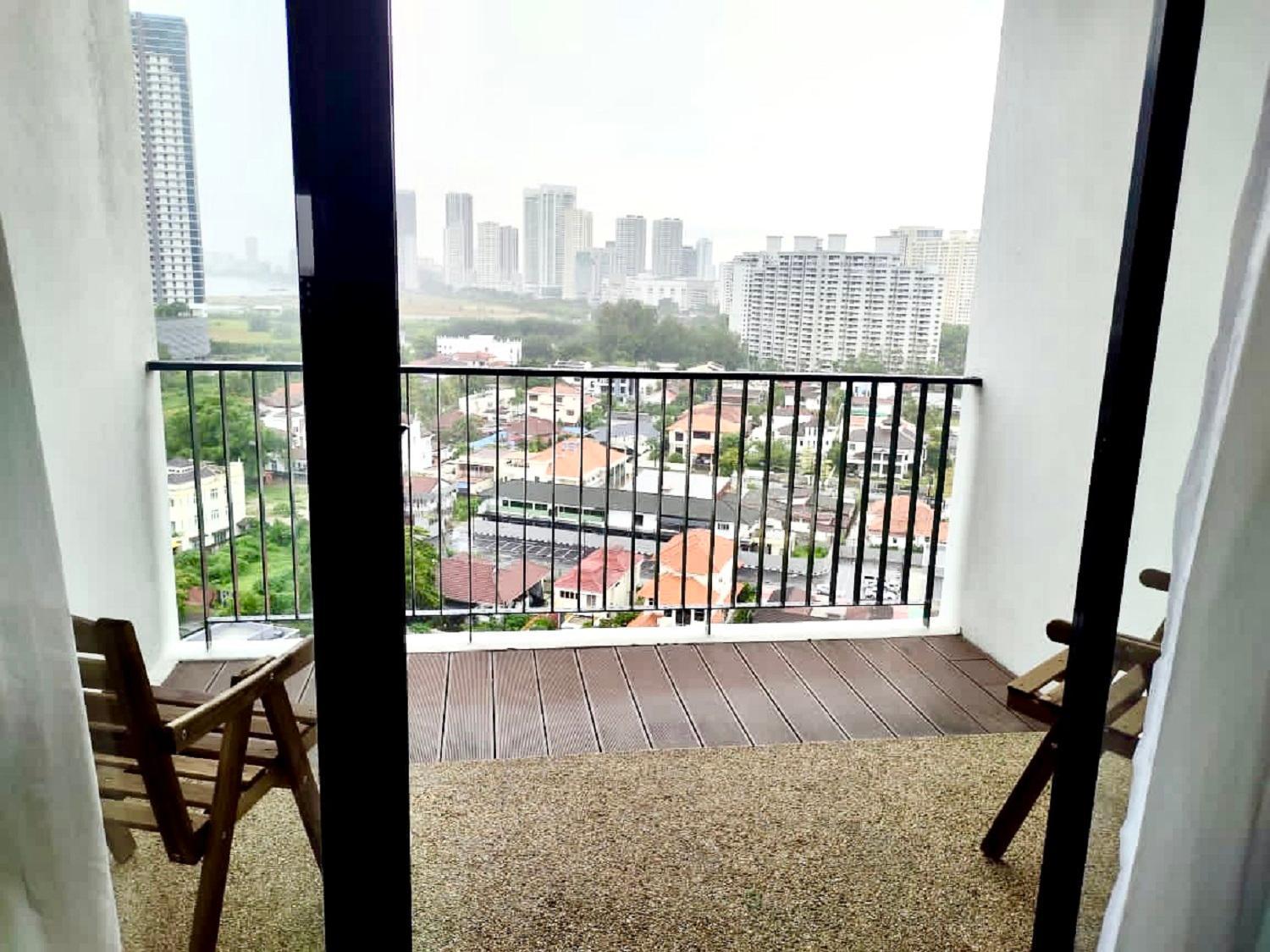The Landmark Seaview Netflix By Blue Sky Holidays Apartment George Town